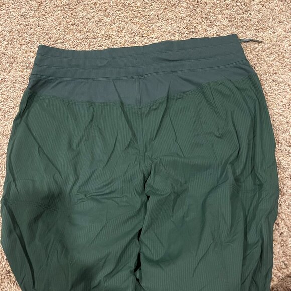Lululemon Dance Studio Mid-Rise Pant Regular, Rainforest Green, Size 10 EUC - Picture 10 of 13
